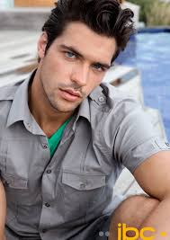 kult model agency platz fur manner sedcard