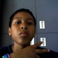 elijah reyes (@eliswaggreyes)