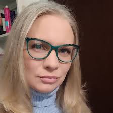 They tearin that lady that stole a home run baseball up