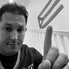 Trading post K SYSTEM R1 660,306 S BACKPACK 24/24 QUICK QUICKUSE USE 0/5  AUGMENTED SLOTS 1/1 ้ SAFEPOCKET SAFE POCKET 2/2 P ; p302