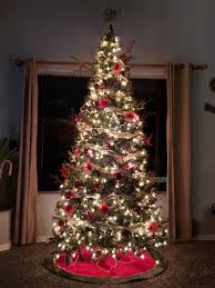 Decorated Christmas Tree W Red Gold Gold Christmas Tree Decorations Red And Gold Christmas Tree Christmas Tree Inspo