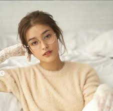 Pula, itim, puti, dilaw, kayumanggi red, black, white, yellow, brown. Liza Soberano Red Tagging Controversy Everything We Know So Far L Fe The Philippine Star