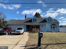 Zillow Has 28 Homes For Sale In New Jersey Matching View Listing Photos Review Sales History And Use Our Detailed Real Est Zillow Woodbury The Neighbourhood