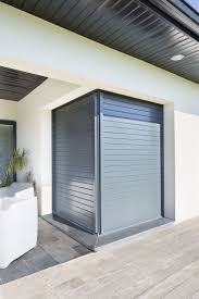 Bloc Coulissant Galandage D Angle An Aluminium D Initial C Photo Xavier Boymond Fenetres D Angle Fenetre Coulissante Facade Maison