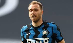 Considerato uno dei più forti giocatori della storia del calcio. J4jvghhtzlosvm