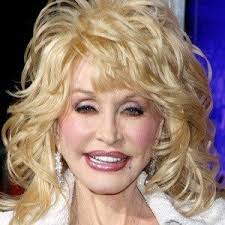 Parton, 75, sang an adapted version of jolene before receiving the shot at vanderbilt university medical center in nashville, tennessee on tuesday. Dolly Parton Biografia Datos Familia Famous Birthdays
