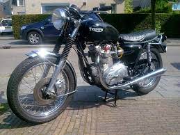 This website is not in any way connected to any of the brands or websites it links to. For Sale Triumph Bonneville T140 The Bike Market