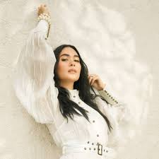 Love marie payawal ongpaucoescudero born february 14 1985 professionally known as heart evangelista is a filipino actresstv host and a former vj she. Heart Evangelista Rediscovers A Musical Gem In Breathe You Bmplus