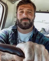 aaron Leto (aaronclutterbuc)