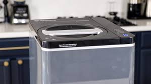 Food cycler dehydrates and sterilizes food waste with heat and vibration, reducing the volume by 90% in less than three hours. Vitamix Foodcycler Fc 50 Review What S Inside
