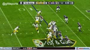 Make your own images with our meme generator or animated gif maker. Dsports Le Veon Bell Carrera Gif Find On Gifer