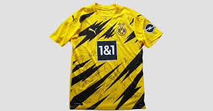 Maybe you would like to learn more about one of these? Von Pokalsieger Borussia Dortmund Bvb Stars Signieren Ein Aktuelles Heimtrikot
