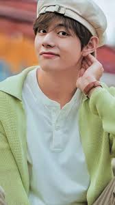 Bts's v shows his modeling skills in a crop top and armys are not okay. Kim Taehyung Smile Photos 2020 Bts S V Responds To An Army Shipping Him With Fellow Poslednie Tvity Ot Taehyung Pics Taehyungpic