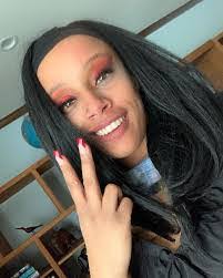 Bessie Minton's Instagram, Twitter & Facebook