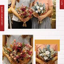 summer限定 自由約floral class 自推出自由約floral class之後 好多客人都報同好友齊齊報告黎學花花 星期五同 星期六黎booking最快爆 想學花花既朋友仔快d把握機會報名啦 暑期限定 wedding bouquets floral wreath floral