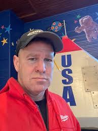 Aaron Grothe's Instagram, Twitter & Facebook