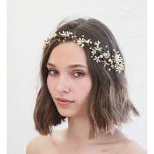 Whether it's a french braid, a braided updo, bob hairstyles, wavy hairstyles, or formal hairstyles, you can find here a style to fit your hair type. 50 Stunning Prom Hairstyles For Short Hair Cheeky Locks