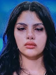 Table for Five is so much better than her weekday show because she does  have oppossinf views without the Trump fanatics like the Yutz Jennings and  Bat shit 💩 crazy Batya and