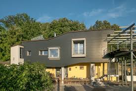 Facciate ventilate per geometrie architettoniche complesse