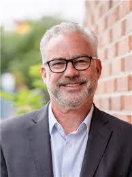 Doris Mills's Instagram, Twitter & Facebook