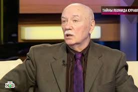 Раньше актер жил на можайском шоссе, но потом ему дали шикарную квартиру площадью 100. Leonid Kuravlev Sushestvovanie Rossii Eto Spasenie Mira Nashemu Prezidentu Nado Pomogat Telekanal Atr