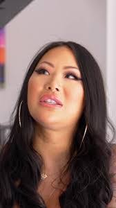 Connie Pennington's Instagram, Twitter & Facebook