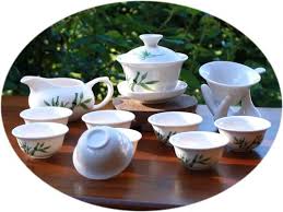 Enjoy a unique food experience when you visit our tea house. Kung Fu Tea Set Bamboo Art Valley Green Tea