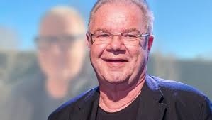 On parade in front of the queen in bright summer sunshine was an array of socially distanced guardsmen. Goodbye Deutschland Furst Karl Heinz Von Sayn Wittgenstein Sehr Verandert Der Tv Star Hat Einen Neuen Look Bunte De