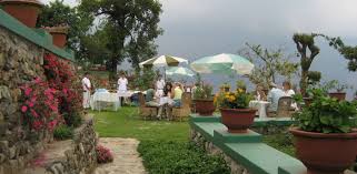 If yes, then visiting tea plantations in india could be one of the reasons to plan your holidays in india. Glenburn Tea Estate