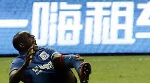 Demba ba suffers a truly horrific leg break in chinese super league. Demba Ba S Horror Leg Break Could End Career Punch Newspapers