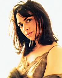 Susanna Hoffs ( with a special “look” )
