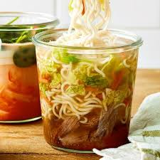 Recette De Soupe Instantanee Bœuf Facon Ramen Coupdepouce Com Beef Soup Meals In A Jar Food