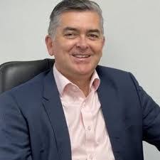 Daniel Couch's Instagram, Twitter & Facebook