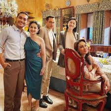 This movie is adapted from the legendary tv series with the same title. Bersiaplah Sinetron Tersanjung Menuju Layar Lebar Layar Id