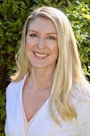 Eva Hurst's Instagram, Twitter & Facebook