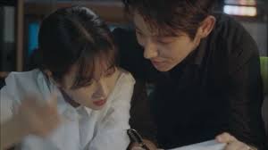 Driven by the desire to avenge his mother, a former gangster turned lawyer uses both his fists and the loopholes in law to fight against those with absolute power. Hancinema S Drama Review Lawless Lawyer Episode 7 Drama Lawyer Lee Joong Ki