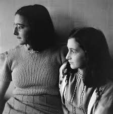 16 Last Moments Of These Historic Icons Anne Frank Margot Frank Celebrity Photos