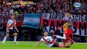 10 januari 2021, 01.30 uur. River Independiente Mira El Brutal Penal De Javier Pinola No Cobrado Usando El Var Video Youtube Futbol Futbol Internacional Depor