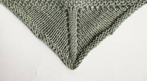 Different knit weights will give different effects. How To Knit Triangle Shawls Triangle Shawl Design Knitting Today