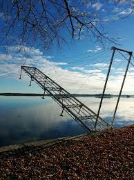 Lift Up Docks Provide One Of The Easiest Ways To Remove Your Dock For Winter Storage The Aluminum Truss Design Boat Lift Dock Fishing Dock Floating Boat Docks