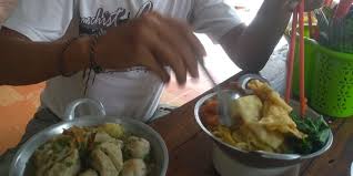 Kabupaten purbalingga adalah sebuah kabupaten di provinsi jawa tengah. Tawarkan Sensasi Makan Mie Ayam Dan Bakso Di Wajan Mini Pedagang Penyetan Ini Raih Rp 5 Juta Per Hari Halaman All Kompas Com