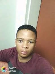 WordOnTheStreet We all know every household has its own RULES! Melao ya  teng e kgona go koba le baeng 😂😂😂 Let's talk about those rules! Bua le  Khumo Kgwaadira