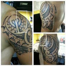 Il symbolise les humains et les dieux, mais sa signification évolue en fonction des autres éléments qui l'entourent dans un taotuage. Quelle Est La Signification Des Tatouages Polynesiens Onerc Org