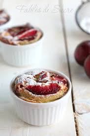 Ingredienti 200 g di farina semintegrale 80 g zucchero 1 uovo 1 bustina di lievito 6 cucchiai di olio di mais o di girasole latte di riso q.b. Clafoutis Di Prugne E Mandorle Fables De Sucre