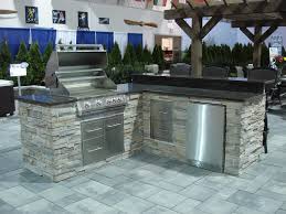 Take outdoor entertaining to the next level with a beautiful outdoor kitchen island. 95 X 95 L Shape Kitchen With Raised Bar Outdoor Kitchens Canada