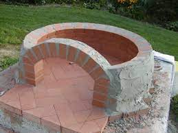 Zuerst hebt man den erdboden in dem bereich, wo der pizzaofen stehen soll, ca. Pizzaofen Bauen Anleitung Und Fotos Diy Garten Haus Garten Zenideen Pizza Oven Outdoor Diy Pizza Oven Build A Pizza Oven