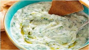 Zutaten 100 G Schafskase Feta 500 Gjoghurt 250 Gquark 3 Stk Knoblauchzehen 0 5 Stk Gurke Etwaspfeffer Weiss Schwa Zubereitung Lebensmittel Essen Joghurt