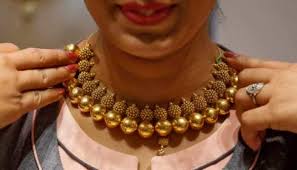 In addition, you may also see prices quoted in other key global currencies such as u.s. Gold Silver Prices Witness Massive Crash Gold Plunges Rs 1 049 Silver Tumbles Rs 1 588 Bullion News Zee News