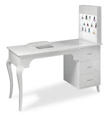 Nice Manicure Table With Vacuum Cleaner Estetica Vezzosi Marylin Nails Vezzos Manicure Ideas Manicure Table Salon Decor Beauty Salon Decor