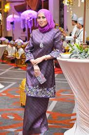 If you only have hammer, you tend to look every problem as a nail ~ amh awb ~. Cantiknyaa Baju Cik Puan Nak Ambil Idea Untuk Buat Baju Raya Nanti Aci Tak Berita Kopak Cc